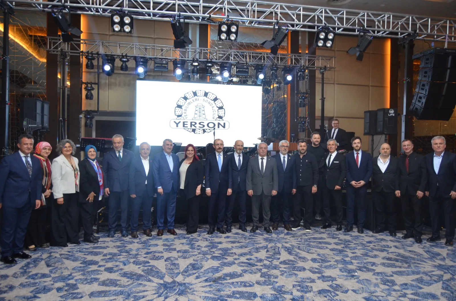 YİNE OF ÇAYKARA YİNE MUHTEŞEM GALA